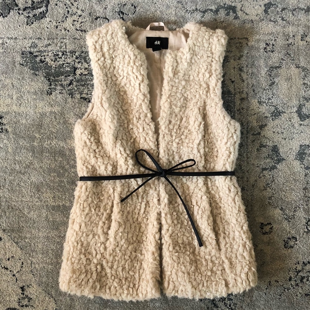 H&M FAUX SHEARLING VEST